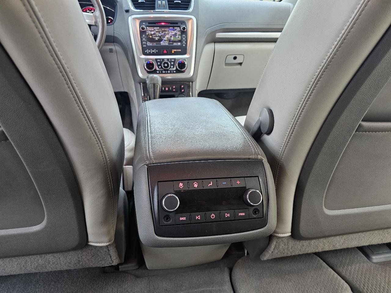 Used 2013 GMC Acadia SLT FWD image 28