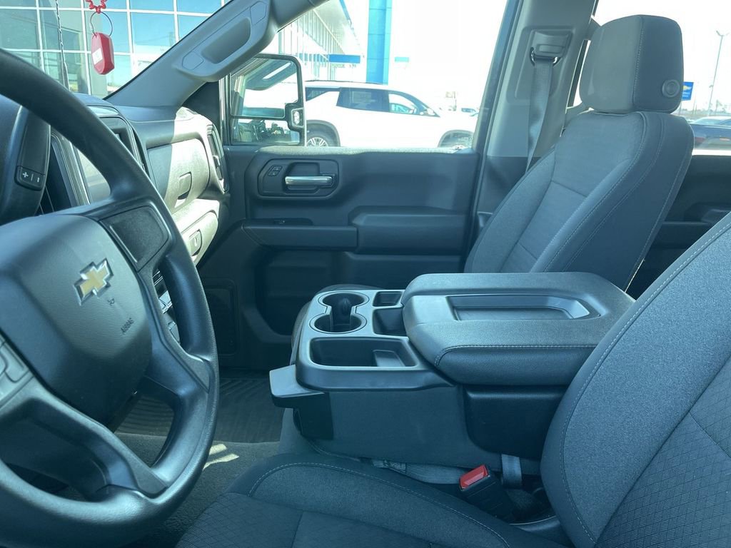 Used 2025 Chevrolet Silverado 2500 Custom w/ Custom Value Package image 12