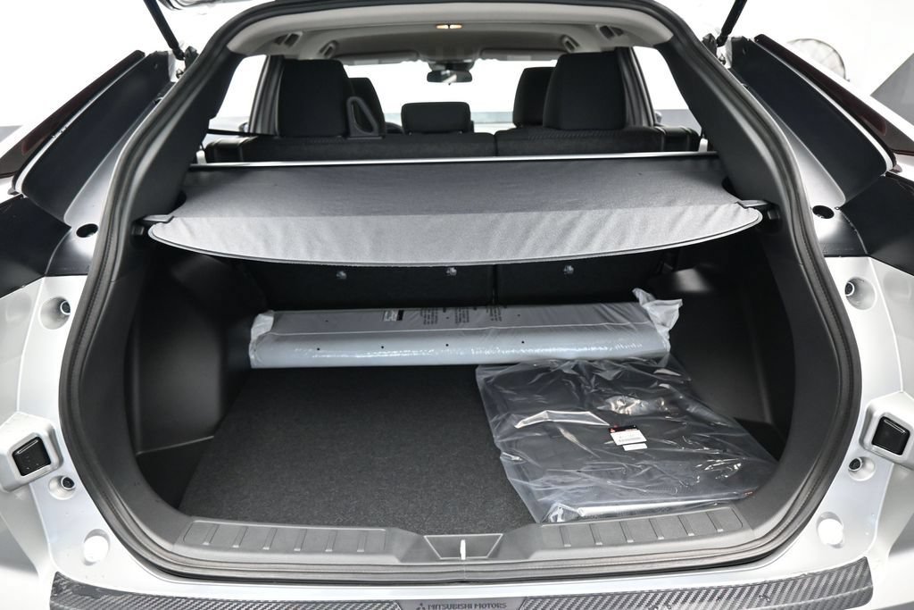 New 2026 Mitsubishi Eclipse Cross LE AWD/4WD image 32