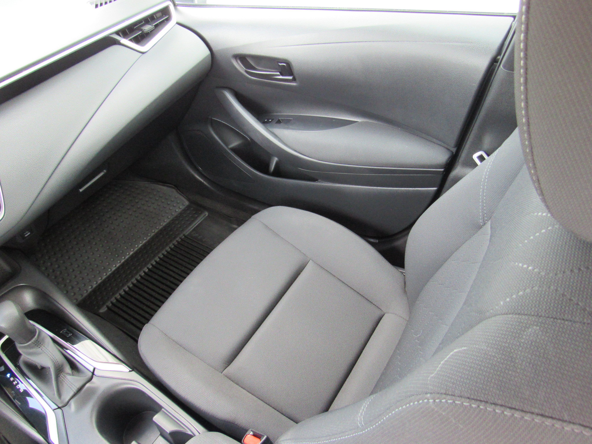 Used 2024 Toyota Corolla LE FWD image 30