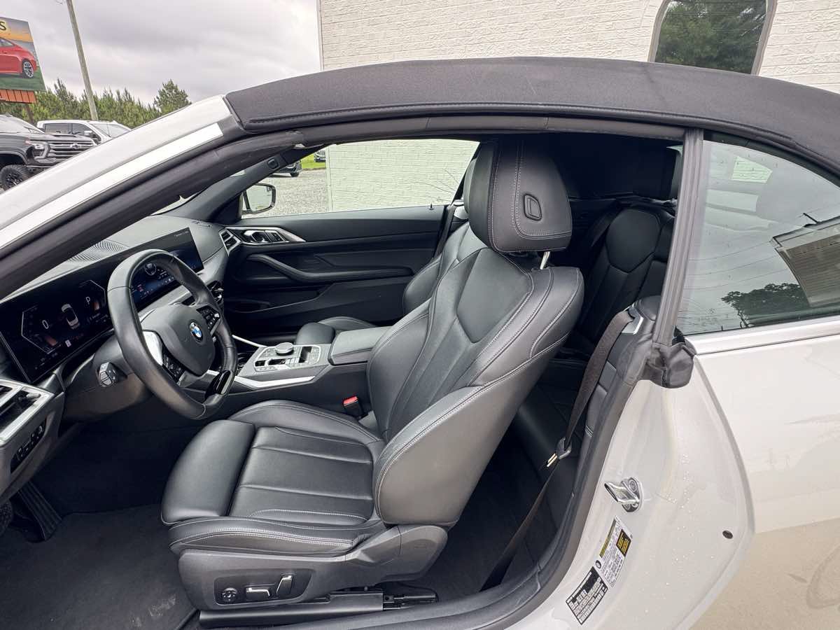 Used 2025 BMW 430i Convertible RWD image 9