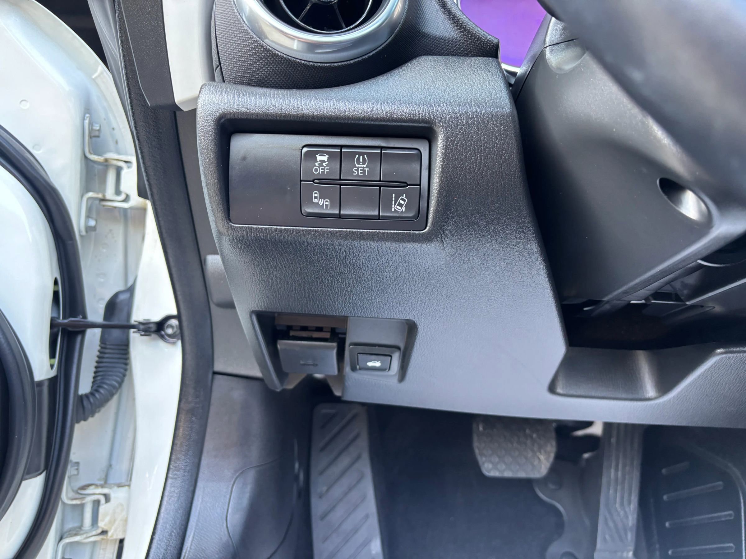 Used 2017 MAZDA MX-5 Miata Grand Touring image 19