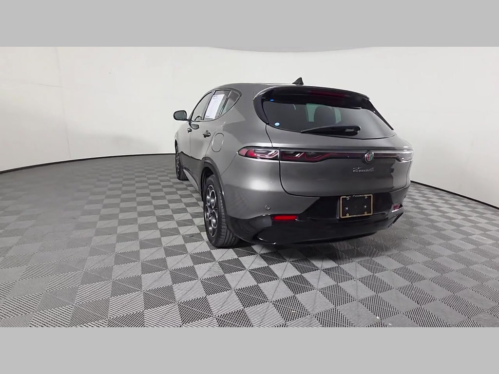 Used 2025 Alfa Romeo Tonale w/ Premium Package AWD/4WD image 42