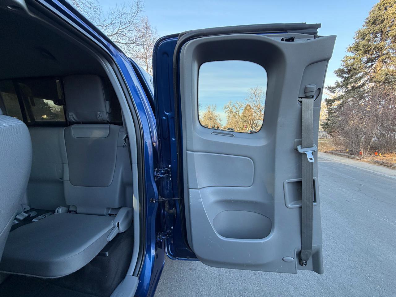 Used 2015 Toyota Tacoma 4x4 Access Cab V6 w/ TRD Sport Package image 15