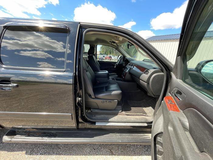Used 2011 Chevrolet Silverado 1500 LTZ w/ LTZ Plus Package AWD/4WD image 29