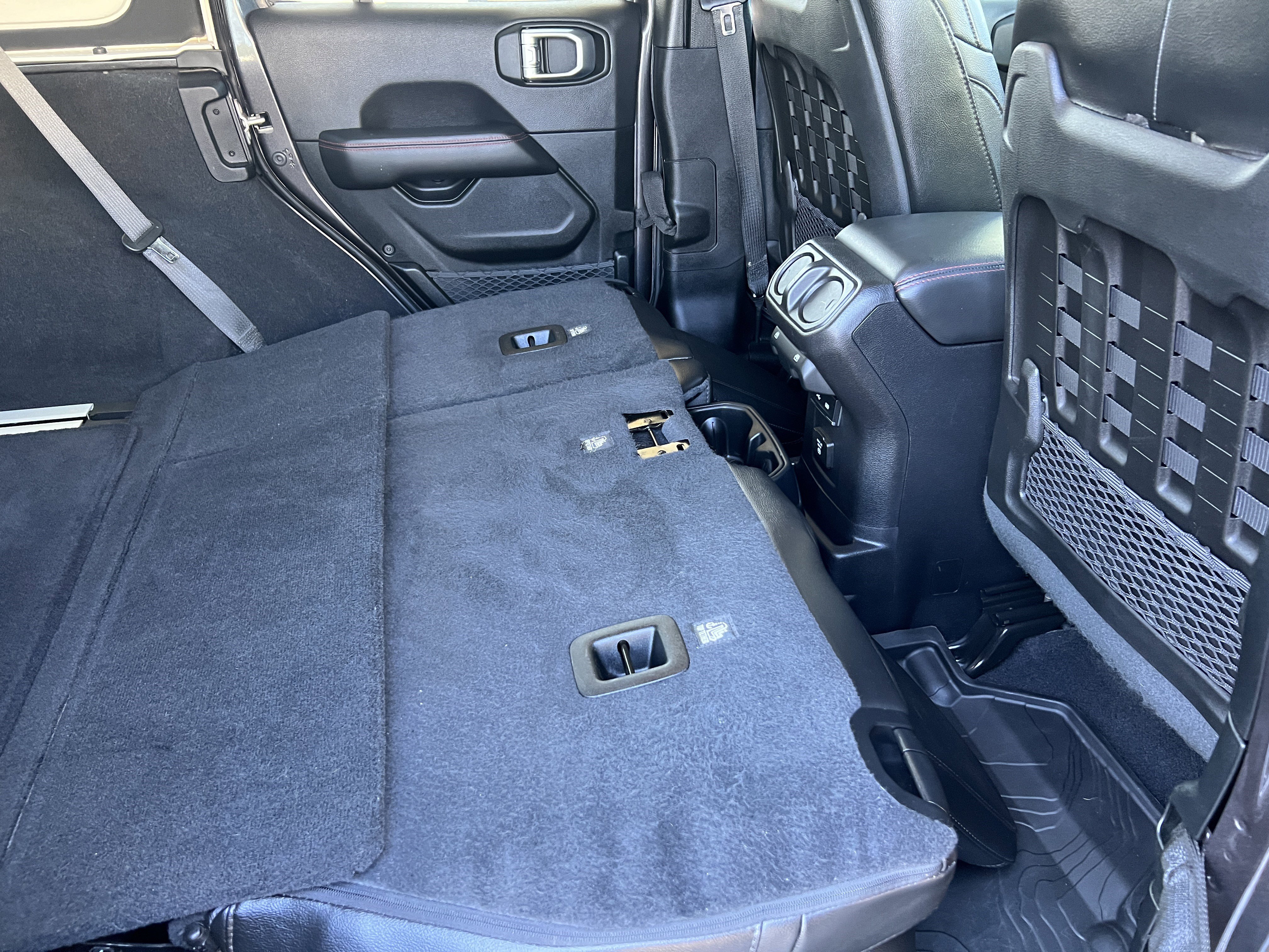 Used 2020 Jeep Wrangler Unlimited Rubicon w/ Uconnect 4C Nav & Sound Group image 22