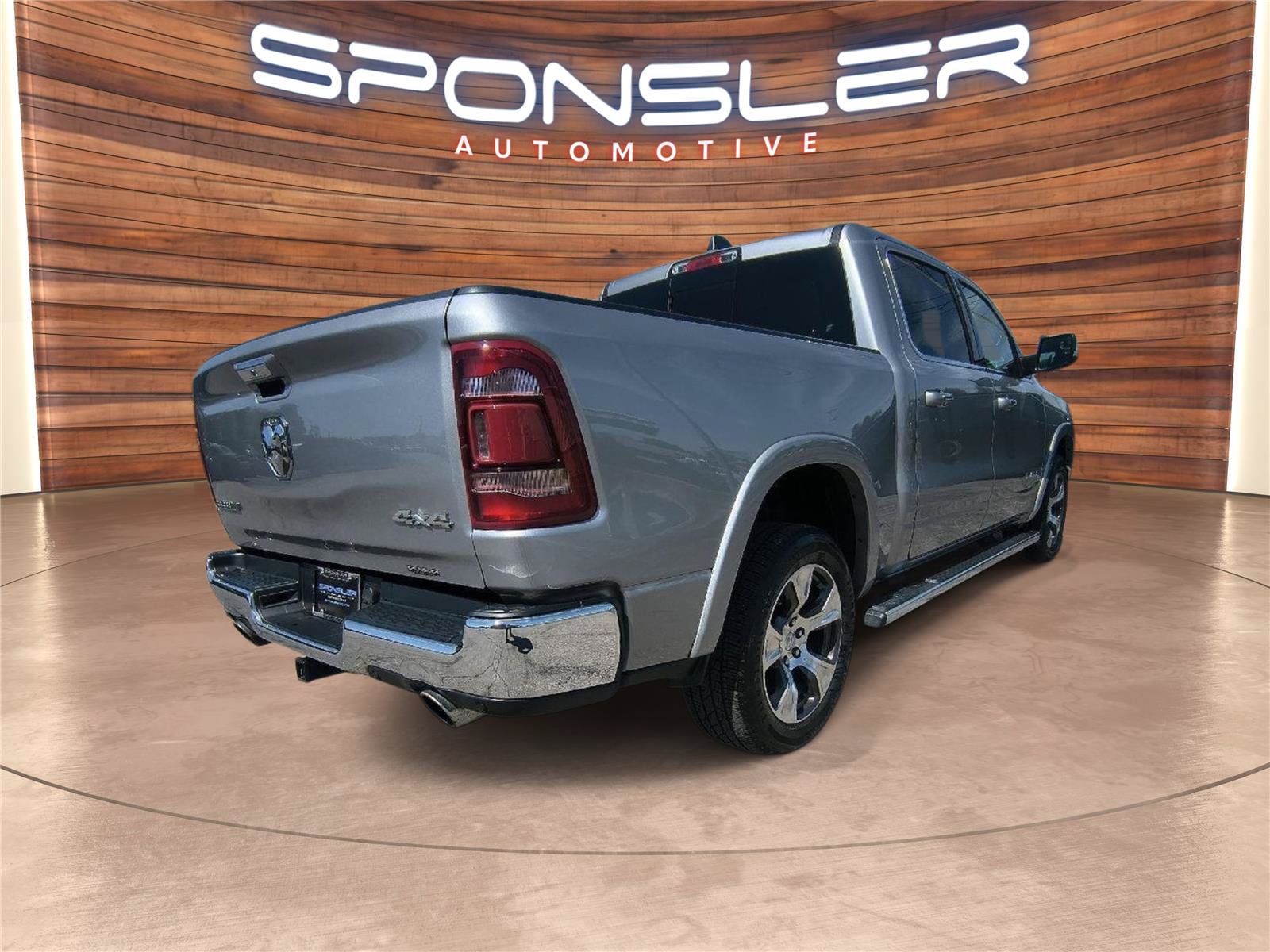 Used 2022 RAM 1500 Laramie AWD/4WD image 7