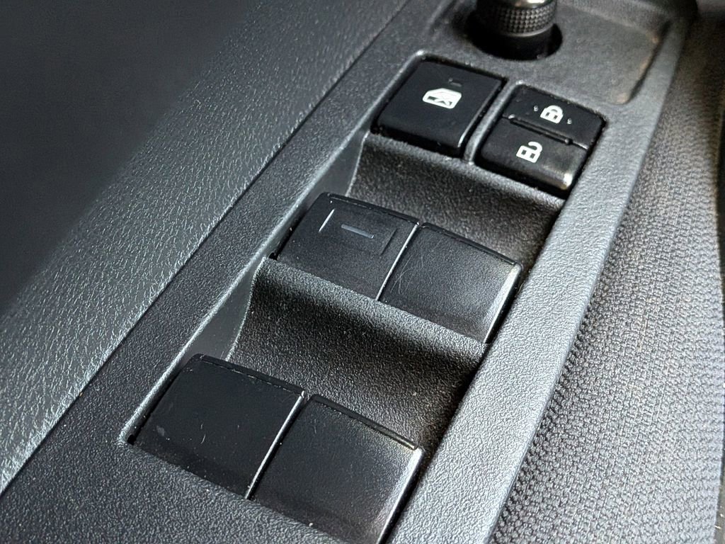 Used 2021 Toyota Corolla LE image 23