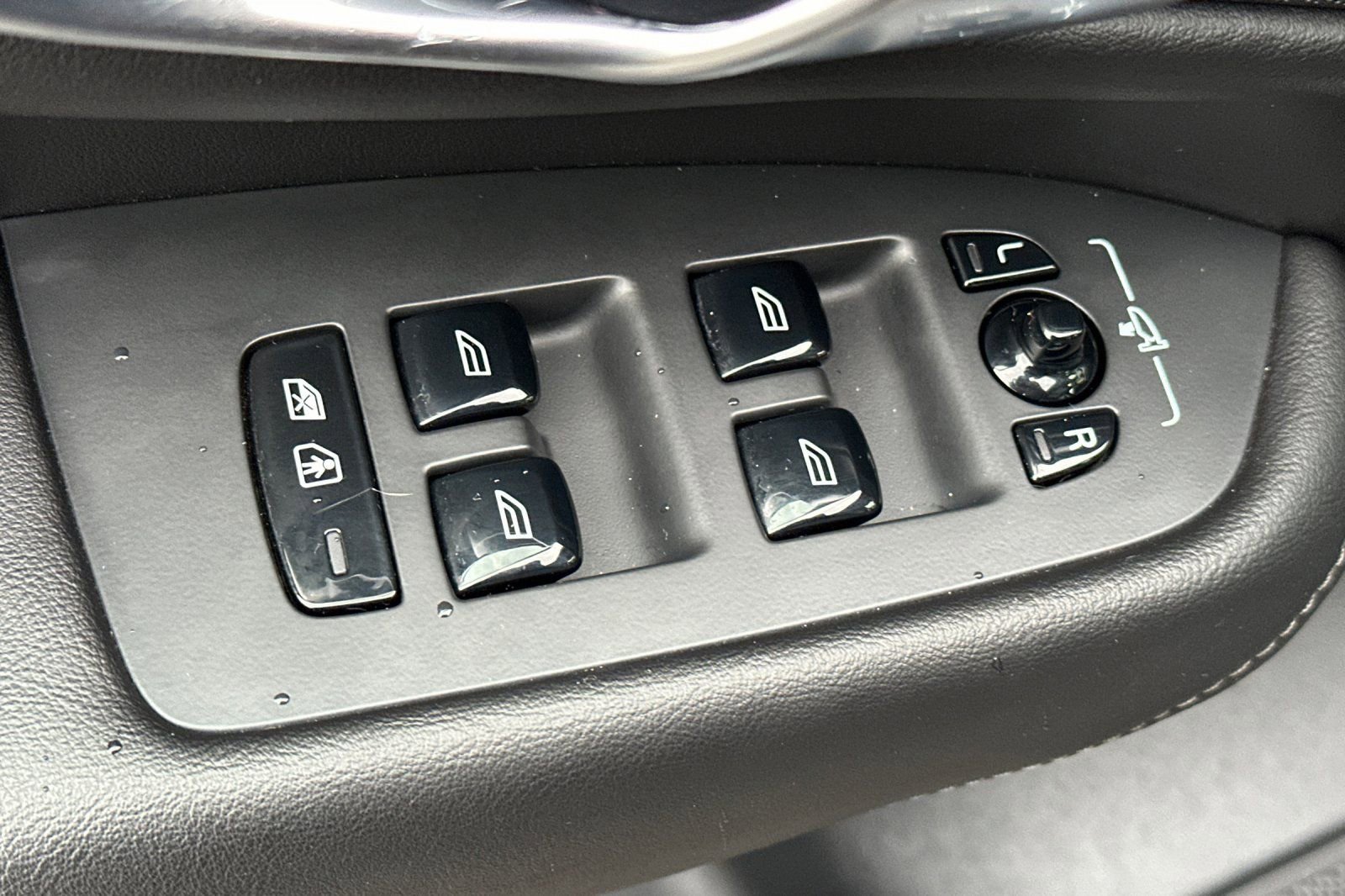 Used 2023 Volvo XC90 T8 Plus image 15