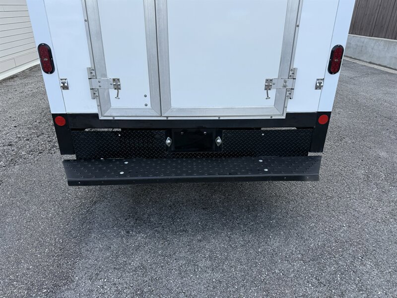 Used 2021 Chevrolet Express 3500 w/ Power Convenience Package RWD image 20