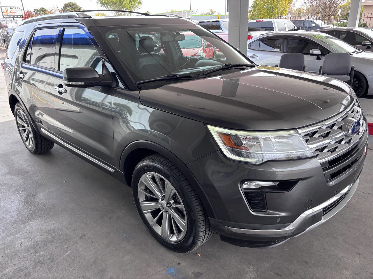 Used 2018 Ford Explorer Limited image 2