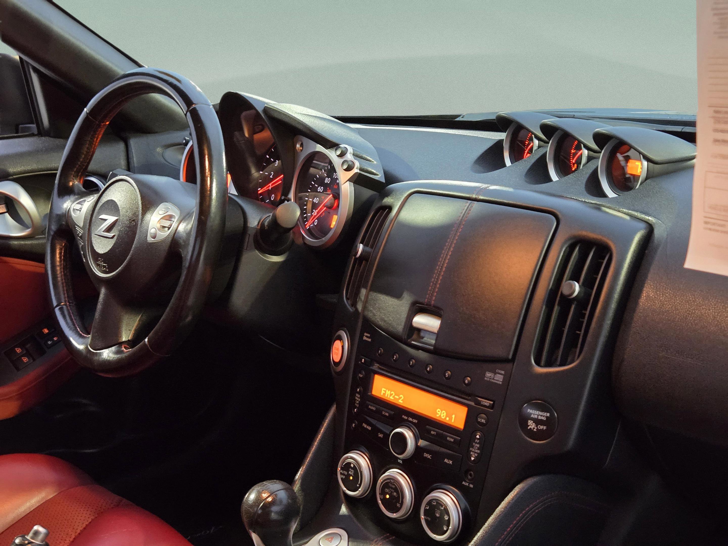Used 2010 Nissan 370Z Touring w/ Sport Pkg RWD image 17