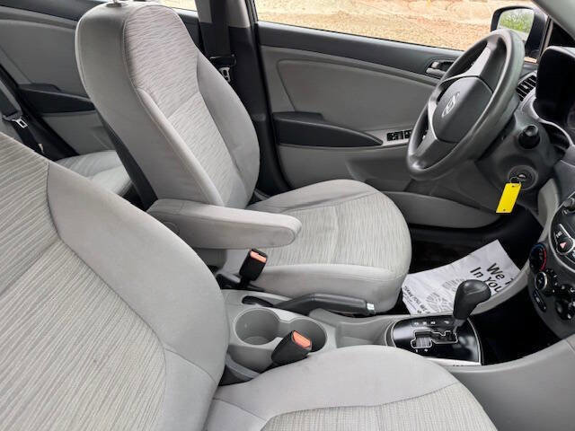 Used 2017 Hyundai Accent SE image 23