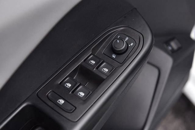 Certified 2023 Volkswagen Taos SE w/ Panoramic Sunroof Package image 8