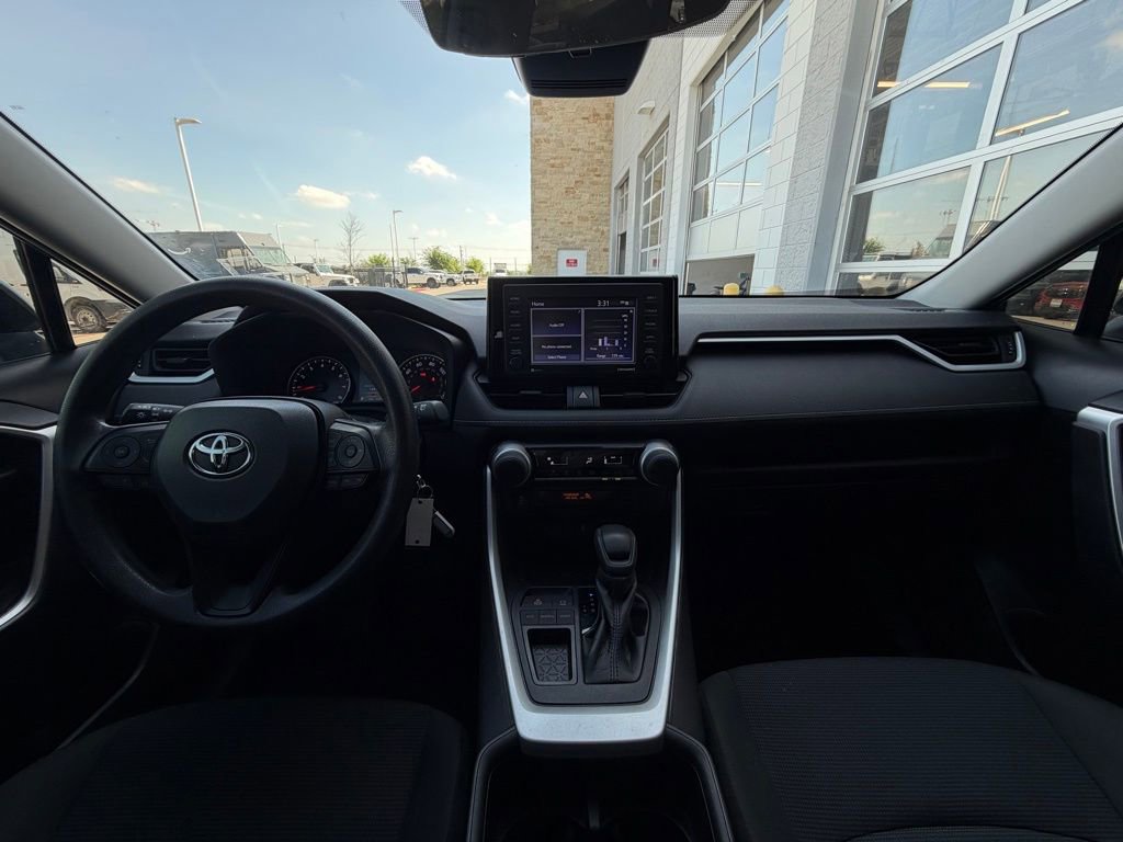 Used 2022 Toyota RAV4 LE image 25