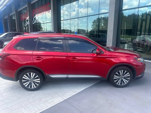 Used 2020 Mitsubishi Outlander SE FWD image 2