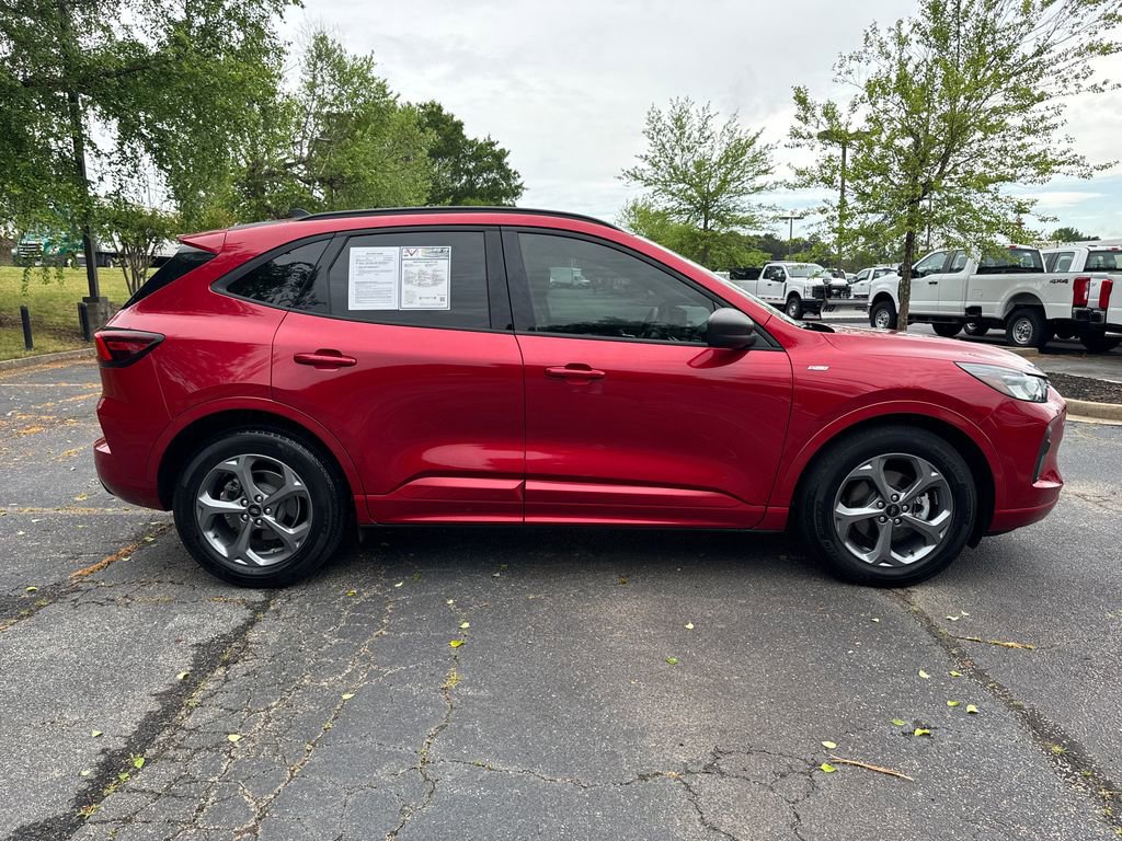 Used 2023 Ford Escape ST-Line w/ Tech Pack #1 FWD image 4