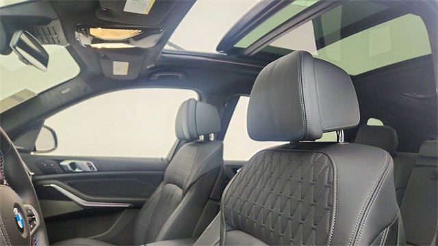 Used 2026 BMW X7 M60i image 37