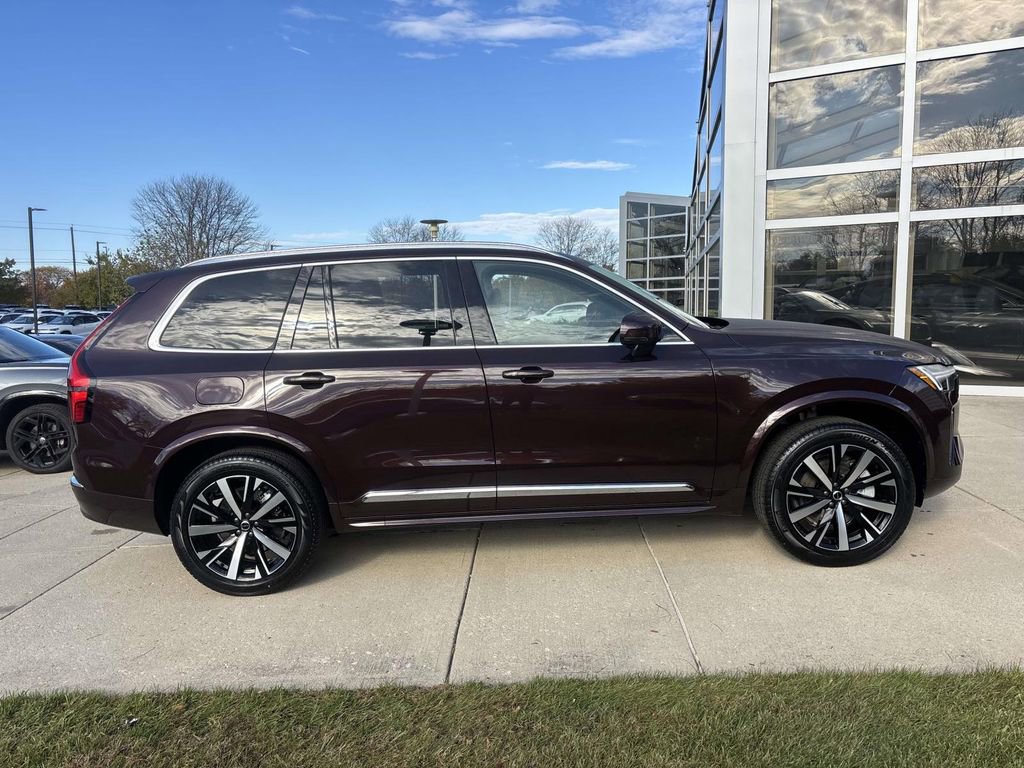 New 2026 Volvo XC90 B5 Core w/ Protection Package Premier image 8