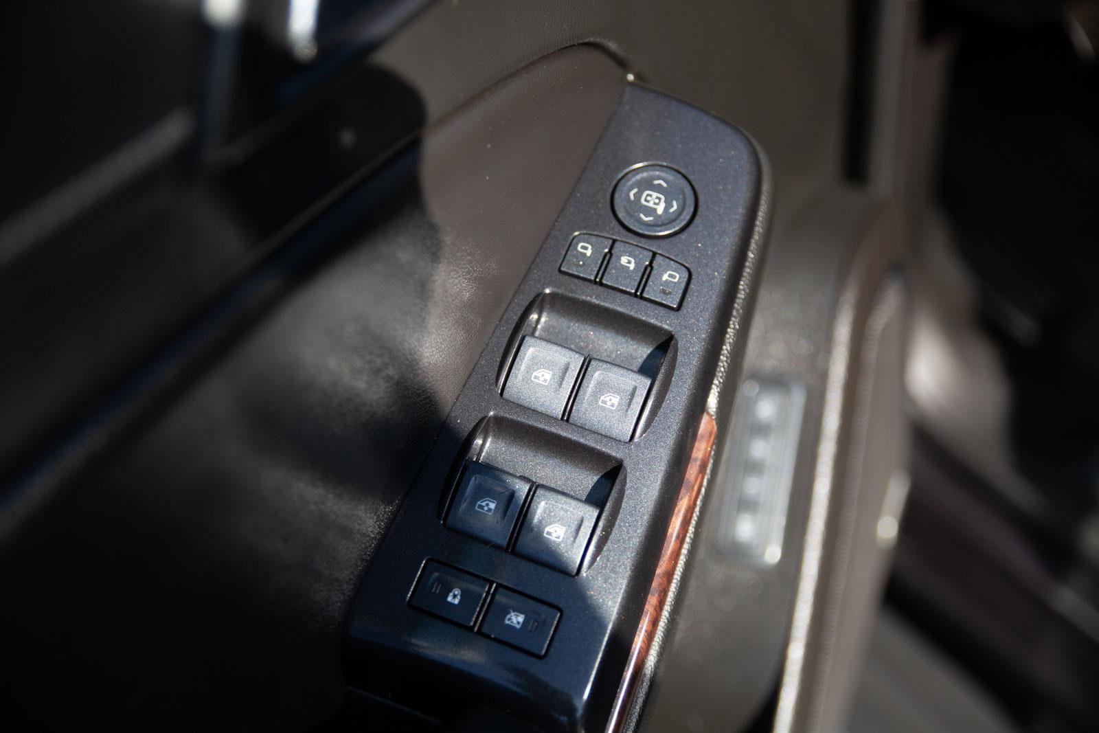 Used 2018 GMC Yukon XL SLT w/ Premium Edition AWD/4WD image 19