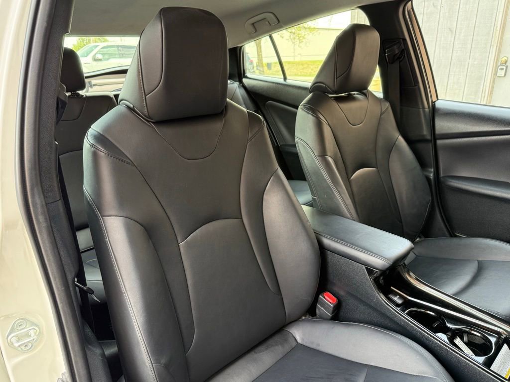 Used 2018 Toyota Prius Prime Advanced FWD image 23