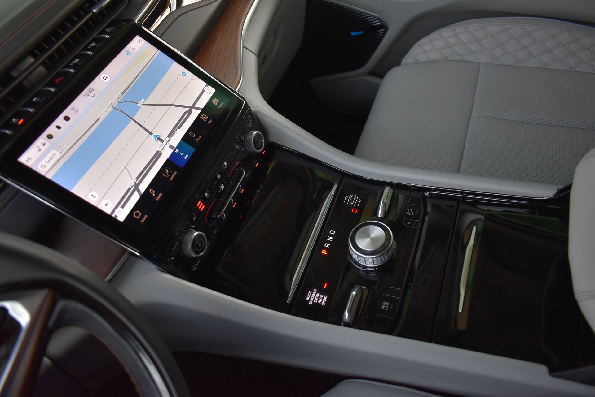 Used 2023 Jeep Grand Cherokee Summit w/ Adv Protech Group IV image 27