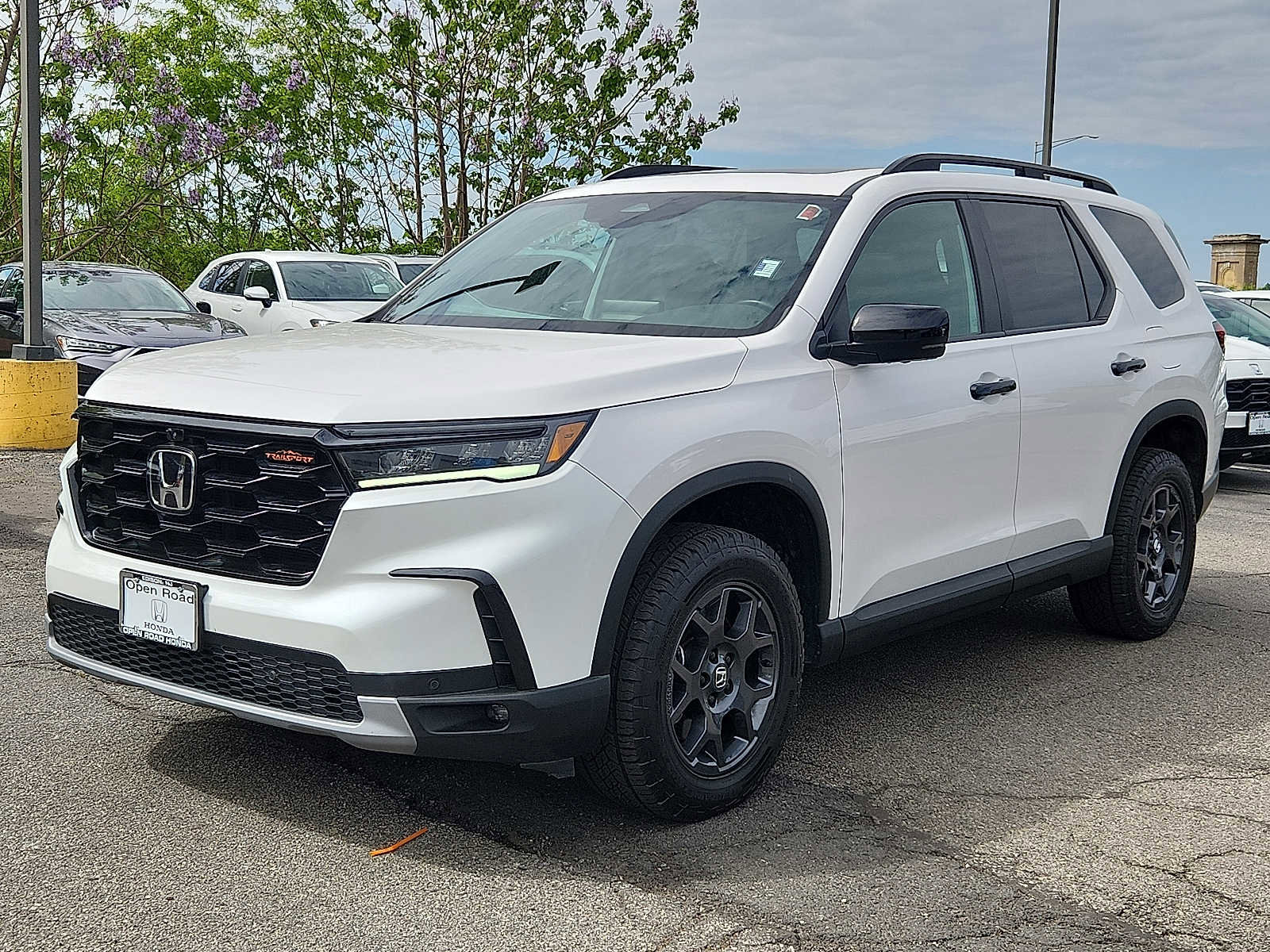 Certified 2023 Honda Pilot TrailSport image 3