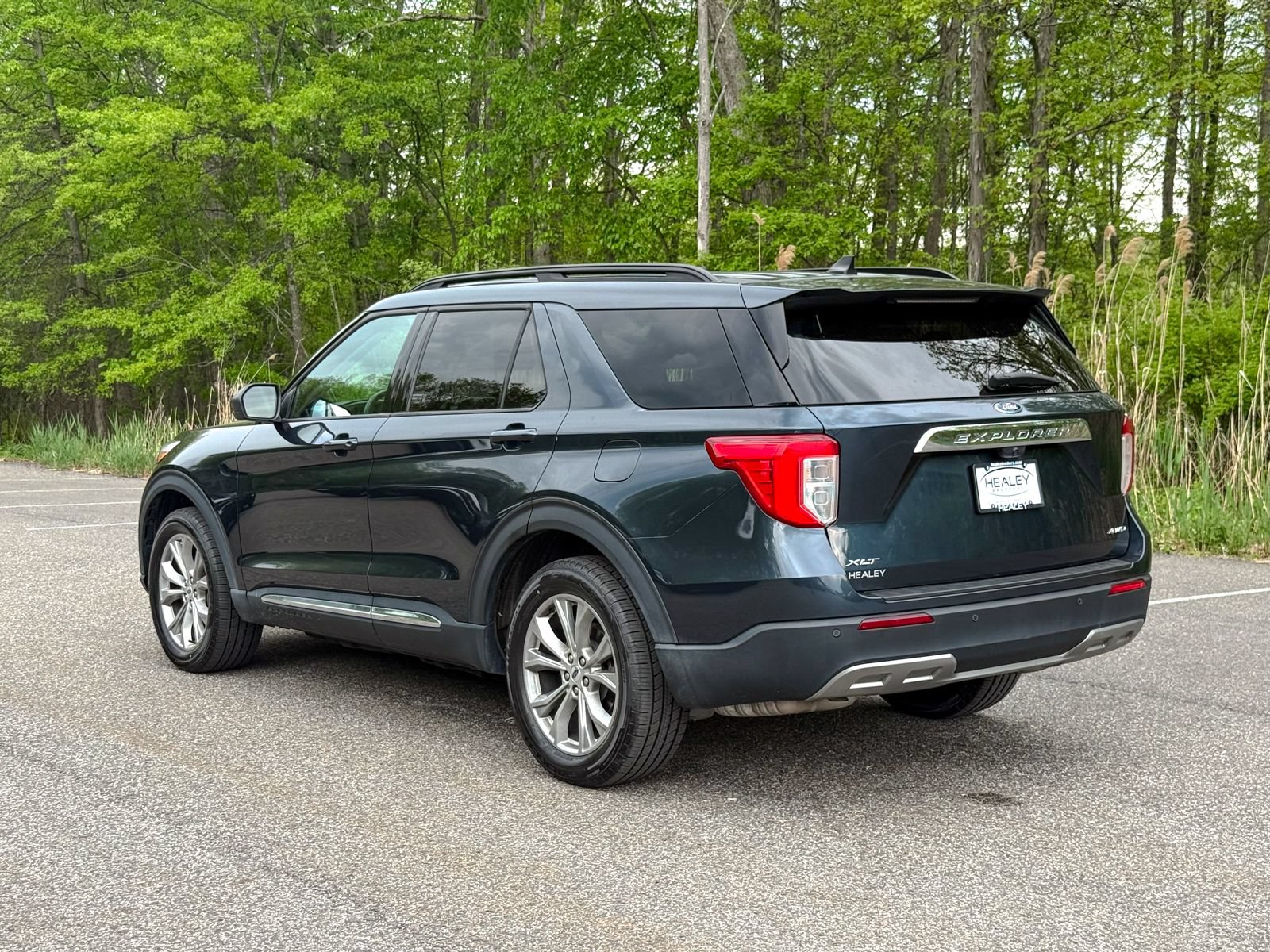 Certified 2023 Ford Explorer XLT w/ Equipment Group 202A AWD/4WD image 4