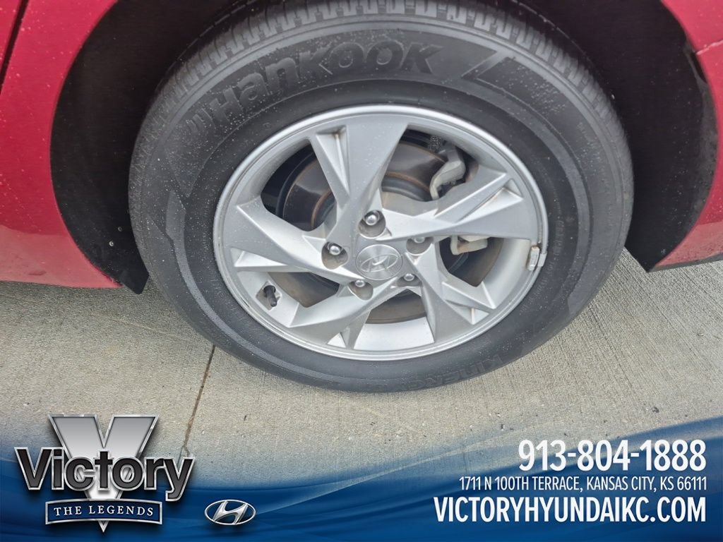 Used 2023 Hyundai Elantra SE FWD image 17