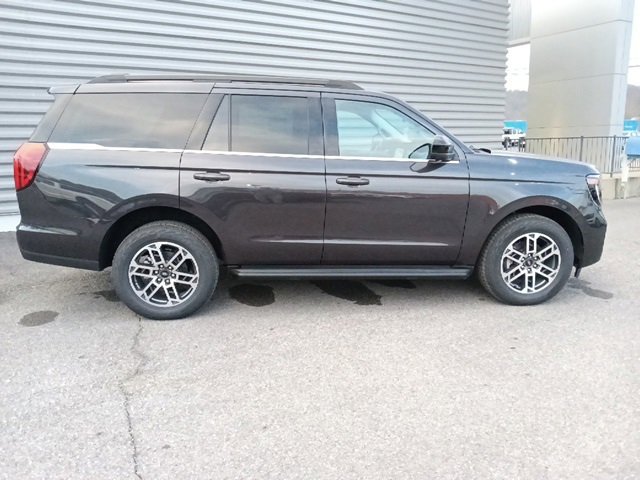 New 2026 Ford Expedition Active image 2