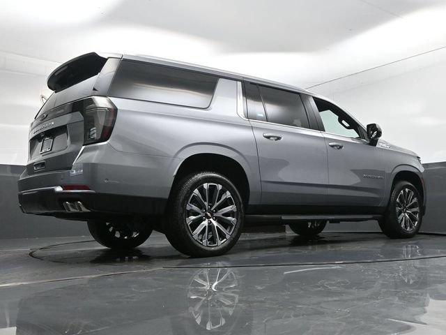 New 2026 Chevrolet Suburban High Country w/ Sun And Tow Package AWD/4WD image 12