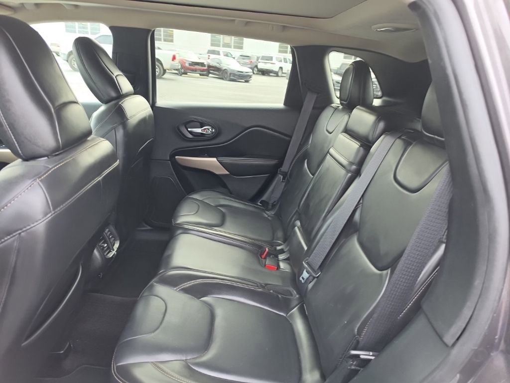 Used 2018 Jeep Cherokee Limited image 29