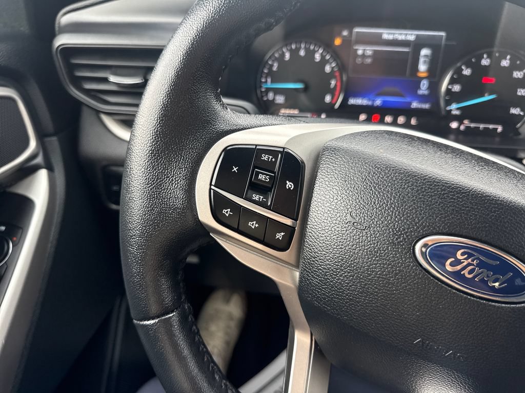 Used 2024 Ford Explorer XLT AWD/4WD image 31