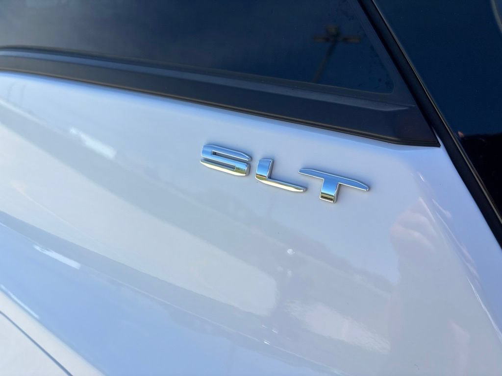 Used 2023 GMC Terrain SLT w/ Tech Package AWD/4WD image 11