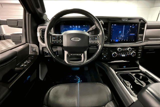 Used 2025 Ford F250 Platinum AWD/4WD image 6