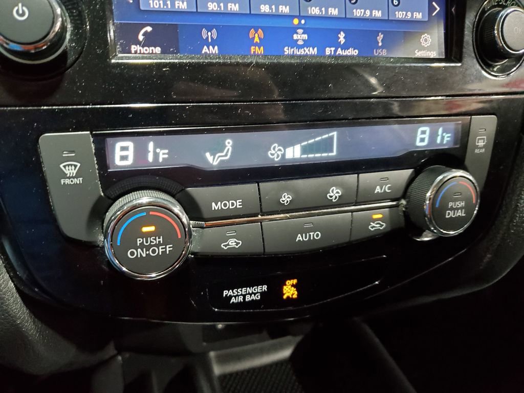 Used 2019 Nissan Rogue SV w/ Premium Package image 32