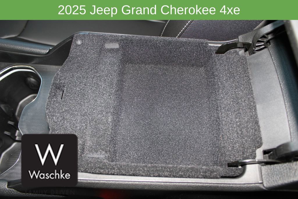 New 2025 Jeep Grand Cherokee Limited 4xe w/ Trailer Tow Package image 36