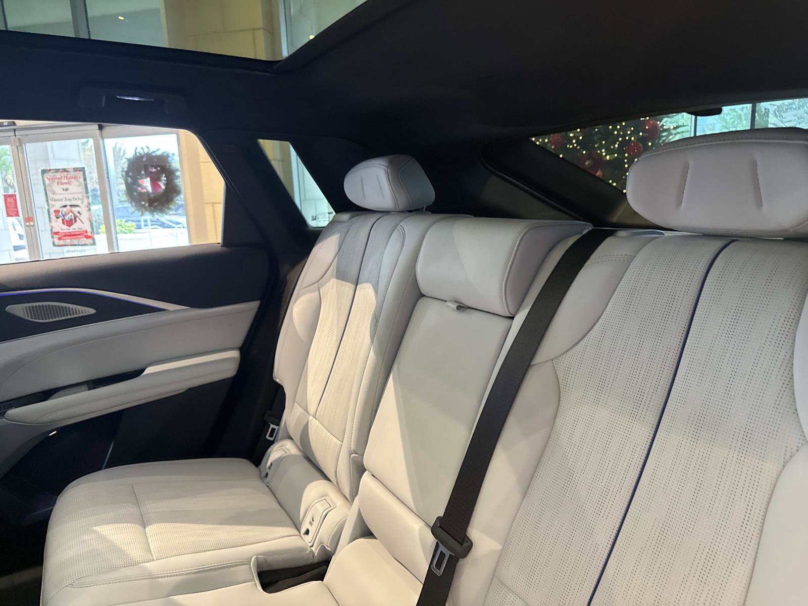 New 2025 Cadillac Lyriq Luxury image 16