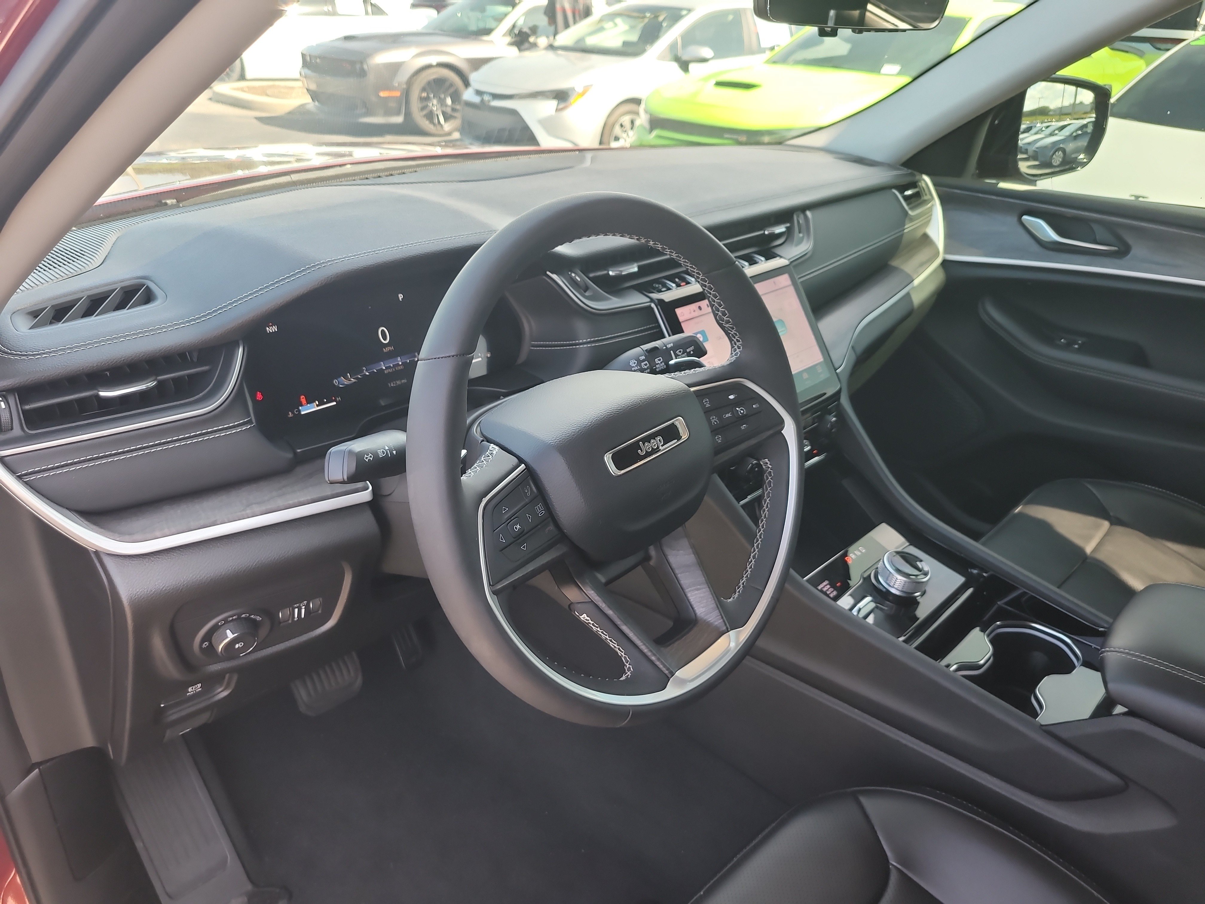 Used 2023 Jeep Grand Cherokee L Limited w/ Luxury Tech Group II AWD/4WD image 20