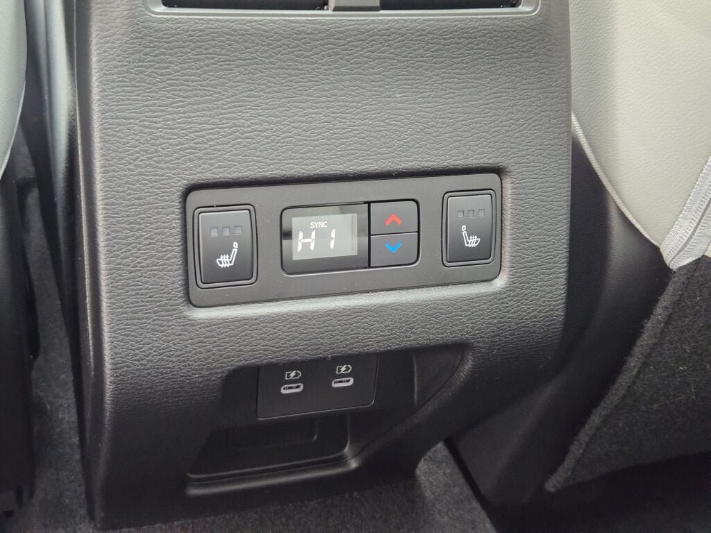 New 2026 Mitsubishi Outlander SEL AWD/4WD image 15