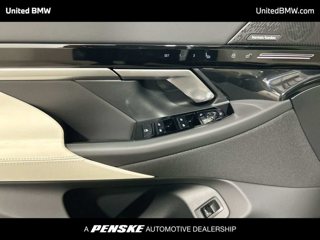 Used 2026 BMW 530i w/ M Sport Package RWD image 11