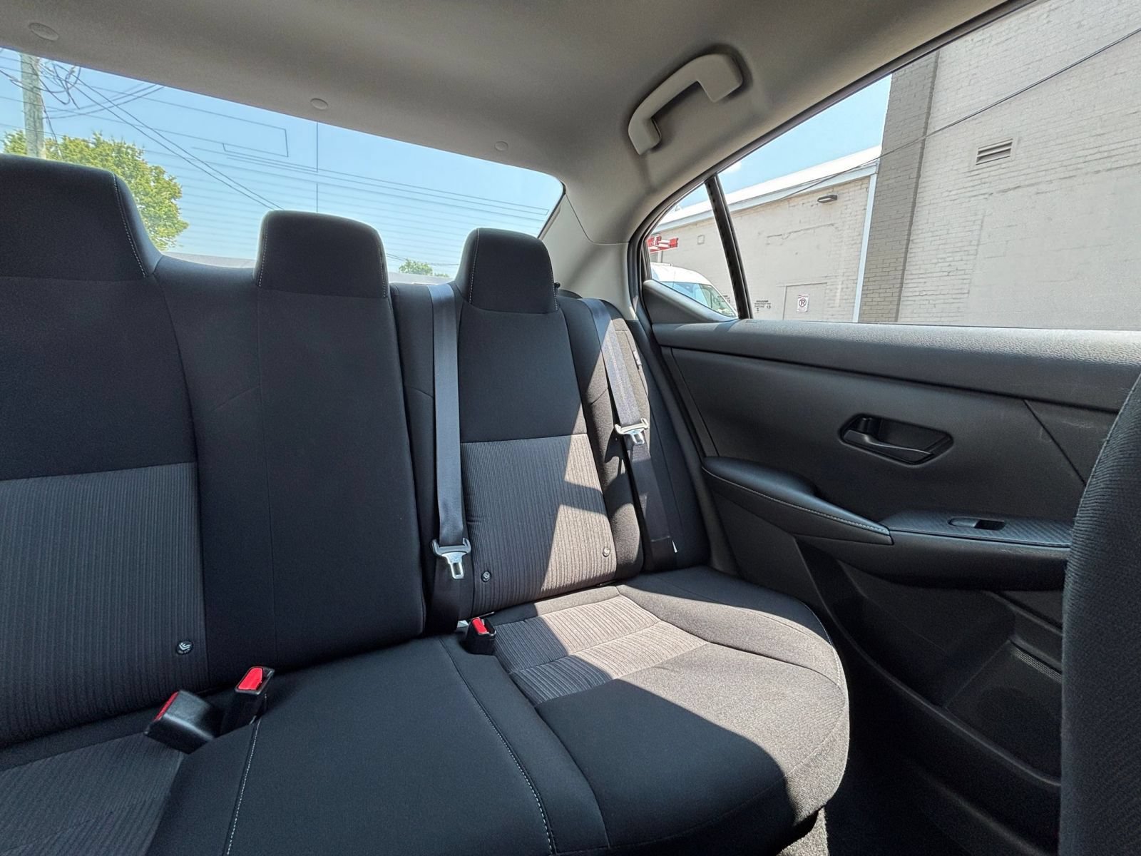Used 2025 Nissan Sentra SV FWD image 30