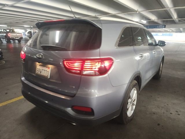 Used 2020 Kia Sorento LX w/ LX I4 Convenience Package image 2