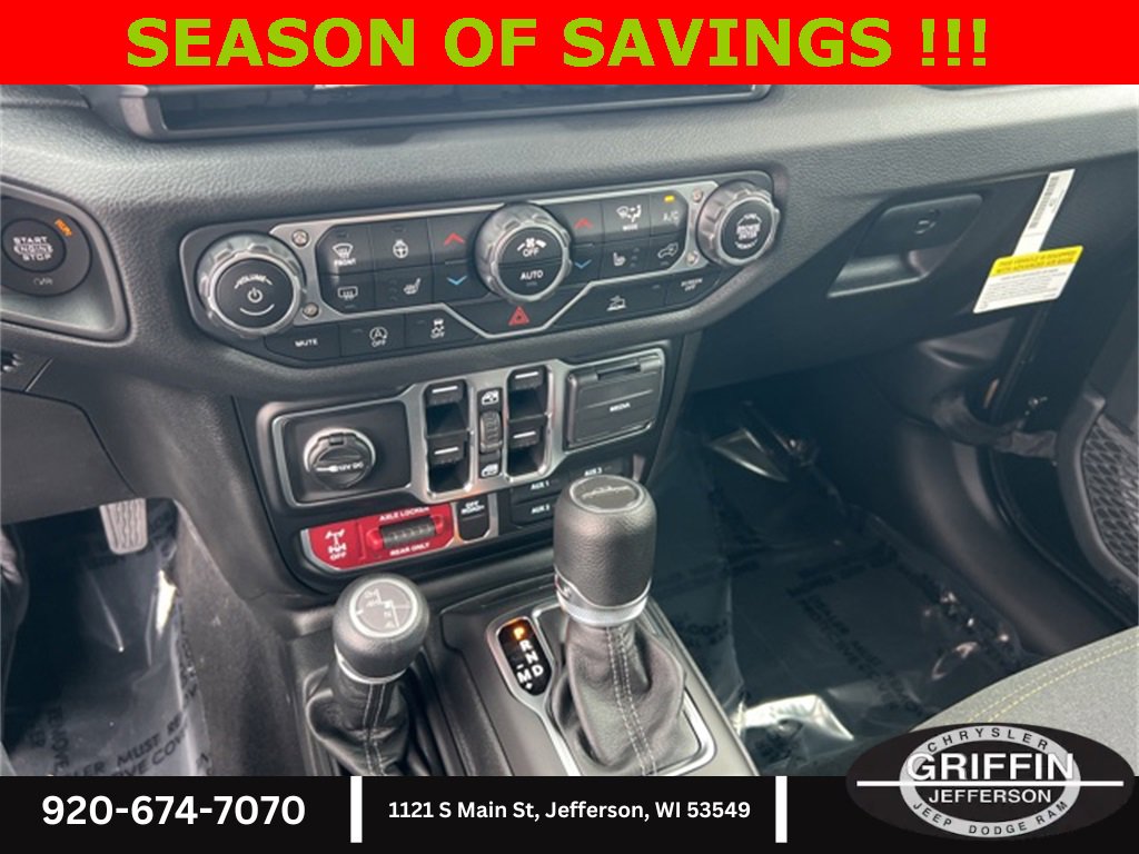 New 2025 Jeep Gladiator Sport image 16