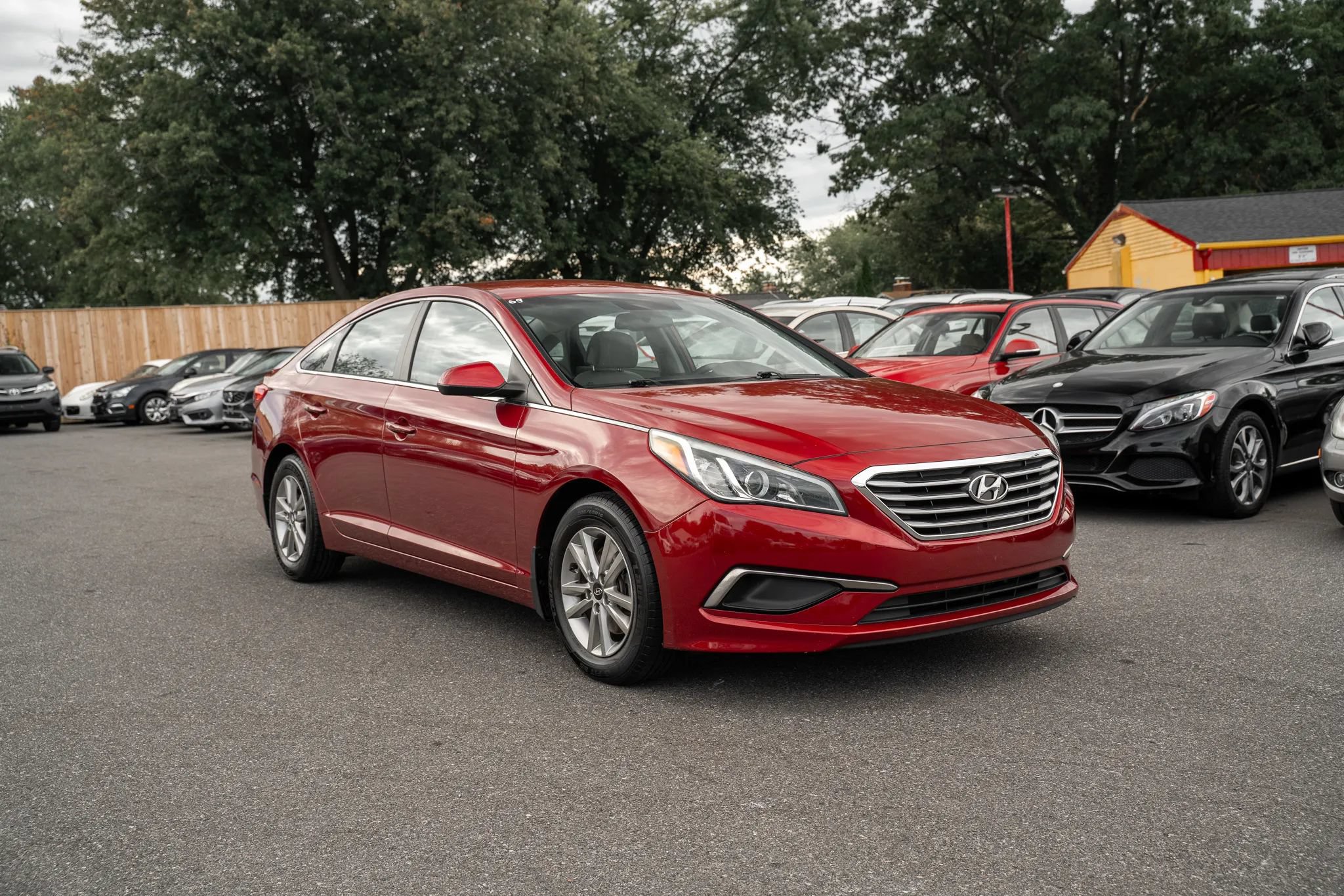 Used 2016 Hyundai Sonata SE w/ Cargo Package FWD image 4