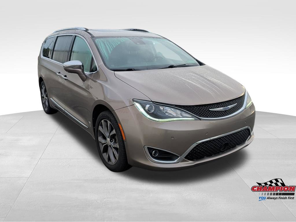 Used 2017 Chrysler Pacifica Limited FWD image 9
