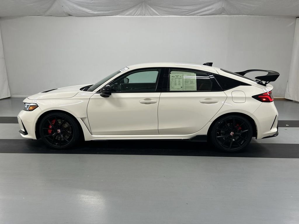 Used 2024 Honda Civic Type R image 5