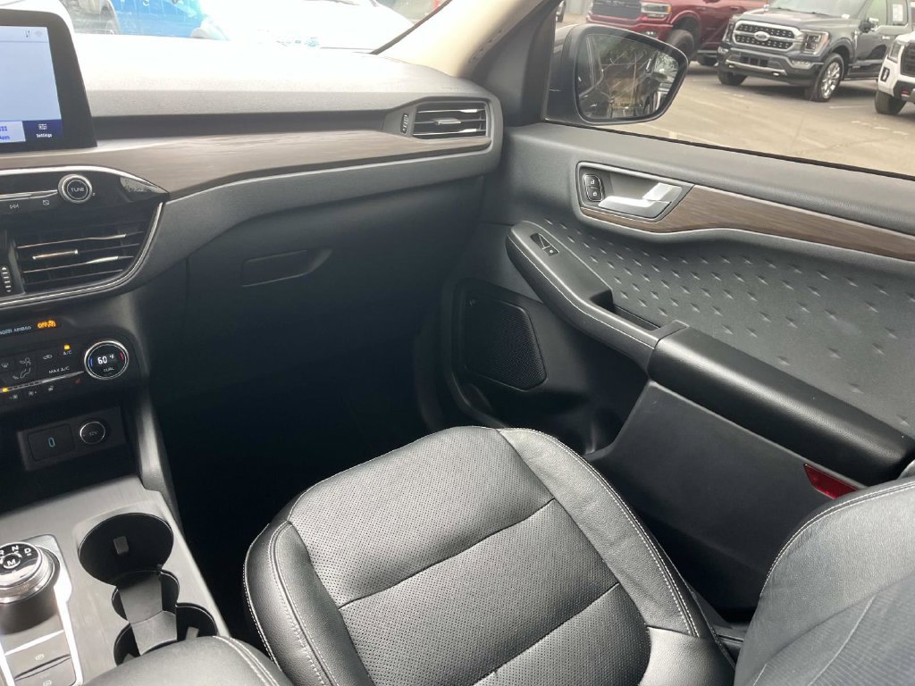 Used 2020 Ford Escape Titanium AWD/4WD image 15