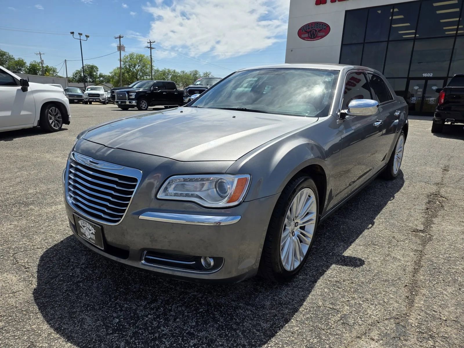 Used 2011 Chrysler 300 Limited w/ Sound Group RWD image 4