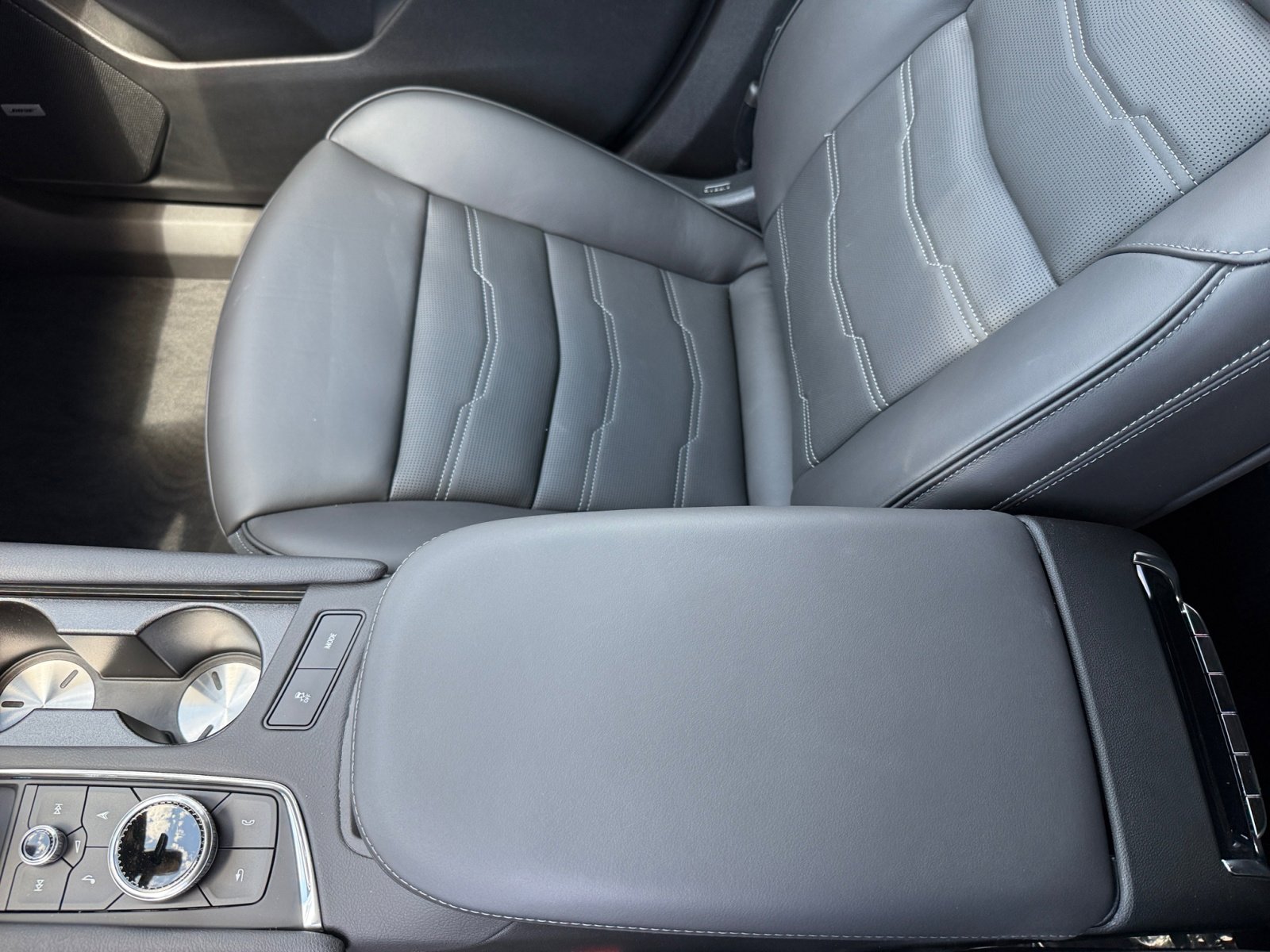 New 2025 Cadillac XT6 Premium Luxury w/ Platinum Package image 14